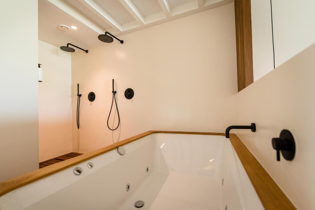 Van Heeckeren Apartments & Suites Nes Nes  Extérieur photo